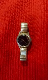 #344  Vintage Watch W/Calendar In Wrist Band