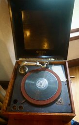 LR583 Sonora Table Top Crank Record Player