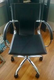 O600 Chrome & Black Leather Office Chair