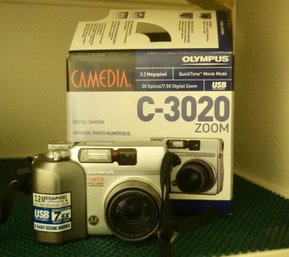 617 Olympus C-3020 Camera