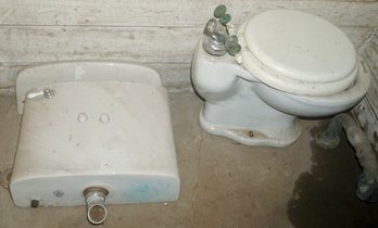B Vintage Toilet