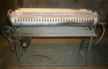 B Antique American Ironing Machine