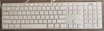 #340 Apple Plug In Keyboard (missing 1 Pad)