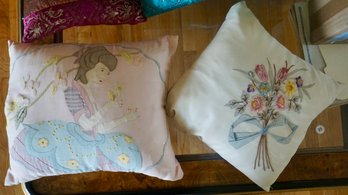 #LR36 Lot Of 2 Embroidered Pillows