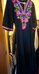 #LR59 Embroidered Dress Size 14