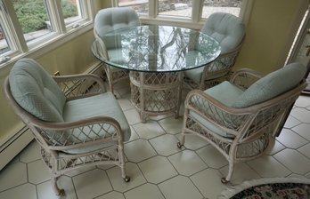 #122 Henry Link Round Glass Top Table & 4 Chairs On Casters