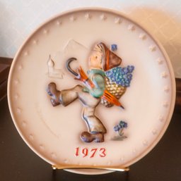 #126 1973 Hummel Plate No Box