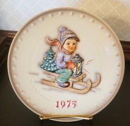 #128 1975 Hummel Plate No Box