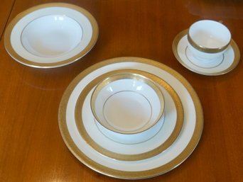 #167 Minton Buckingham  6pc  Place Setting Serviced For 8