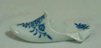 #89 Scarce 19th Century Meissen Mini Slipper