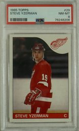 1985 Topps #29 Steve Yzerman ( HOF ) PSA 8 NM -MT