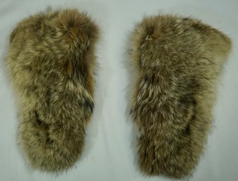 Wolf Hide Mittens - 15' L