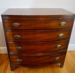 F32 Mahogany 4 Drawer Chest & Contents (linens)