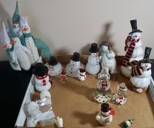 F96 Lot Of 19 Christmas Figures For Christmas Village