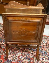 #194 Victorian Book Stand