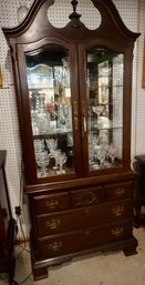 #225 Pennsylvania House Mahogany Lighted China Cabinet