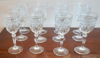 050 Lot Of 12 Wine Glasses