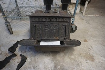 B#368 Antique Cast Iron Stove (needs Assembly)