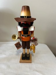 #245 Holzkunst Christian Ulbricht Pilgrim Nutcracker