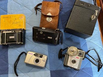 5 Vintage/ Antique Camera Collection - 3 Antique Kodaks Some Cases Plus More - Mb07