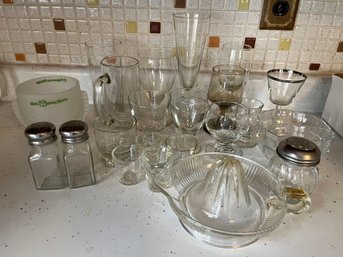 Vintage Glass Ware Lot Includes Salt And Pepper Shaker And Juicers  - K31
