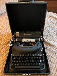 Antique Remington Noiseless Typewriter In Original Case - BL51