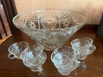 Vintage Glass Punch Bowl With Seven Cups - D16
