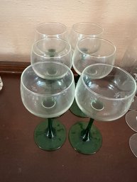 6 Vintage French Emerald Green 70s Stemmed Glasses - 107
