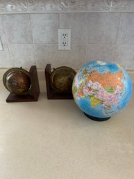 #529 Globe Bookends And Globe -has Russia As A Country