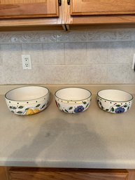 #566 Lot Of 3 Gibson Nesting Bowls
