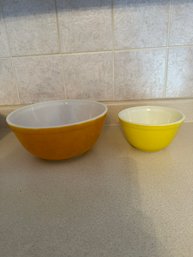 #597 2 Pyrex Nesting Bowls