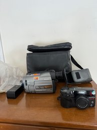 #664  Sony Handy Cam Vision Video 8,  Olympus 35mm, With Bag & Tri Pod