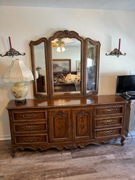 #674 Heritage Dresser W/mirror