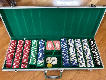 Clay Poker Chips With Carrying Case - LV7