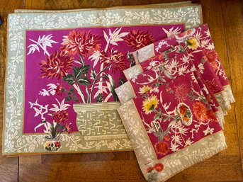 4 Red Floral Placemats And Napkins - DR8