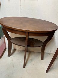 Small Oval Table With Shelf - B19a
