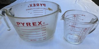 Vintage Pyrex 8 Cup Clear Measuring Cup With Red Writing And Early Pyrex 1 Pint Measuring Cup - D