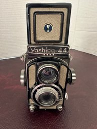 Vintage Yashica-44 Camera -F26