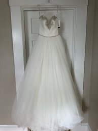 Gorgeous New With Tags Wedding Gown By Maggie Sottero Size 4 - Never Worn Or Altered - F35