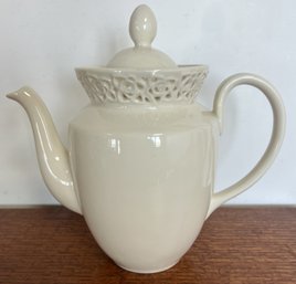 I. Godinger & Co Cream Lace-Cut Porcelain Christmas 8' Teapot W/ Lid-No Chips & 4 Lenox Holly Napkins