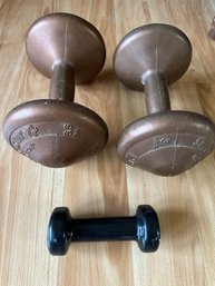 Pair Of 6.6lb Weights And One 2lb Weight - Bb10