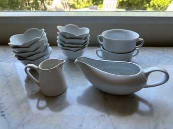 10 Pier One Tulip Condiment Dishes, 2 Williams Sonoma Soup Bowls, Gravy Boat And Syracuse Creamer - LR21