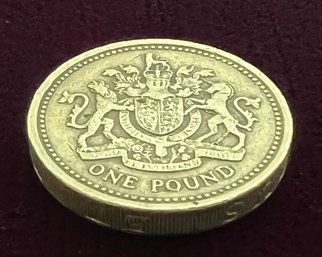 RARE One Pound Coin Elizabeth II 1983 Decus Et Tutamen England Great Britain