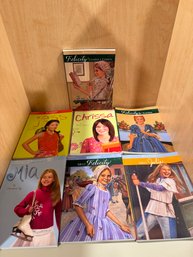 776 Lot Of  7 American Girl Books - Paperback