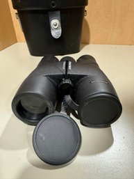 813 West Marine  Waterproof 8X32 Binoculars With Case (case Is Banged Up)