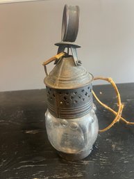 R45 Vintage Electified Lantern (not Sure If Its Working)