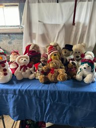 #992 Lot Of 15 -  Christmas Bears And Friends