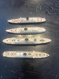 R55 Lot Of 4 Diecast Metal Ships