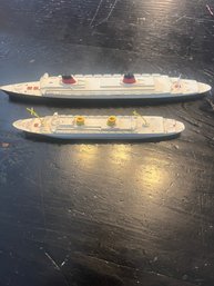 R56 Lot Of 2 Diecast Metal Ships