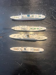R58 Lot Of 4 Diecast Metal Ships